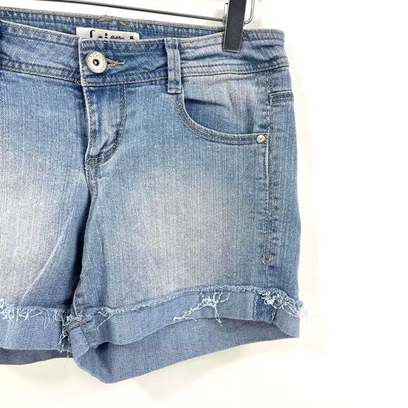 00s LEI Vintage Blue Light Wash Denim Shorts - Picture 5 of 7